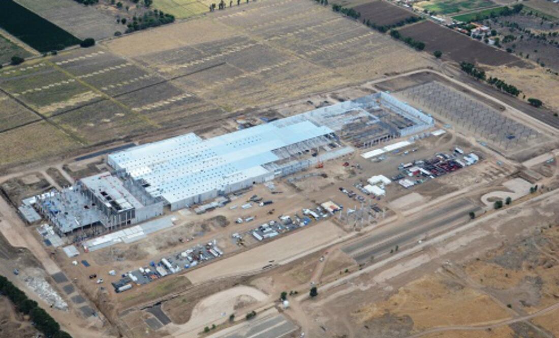 Se coloca la primera piedra de la nueva planta de Pirelli