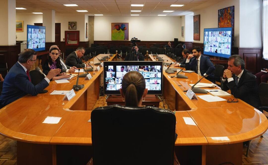La presidenta Claudia Sheinbaum se reunió de manera virtual con empresarios del acero y aluminio, así como con los secretarios de Hacienda y Economía. Foto: Presidencia
