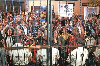 Guatemala: Pérez niega ser parte de corrupción