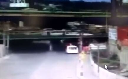 Micro cae de puente en Periférico 