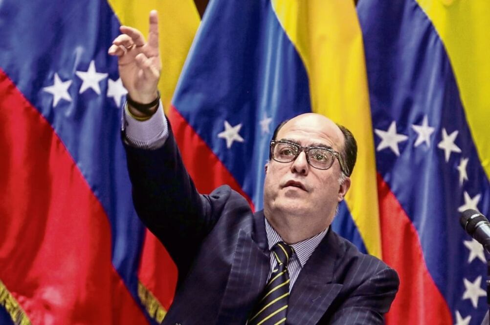 El presidente de la Asamblea Nacional de Venezuela, Julio Borges, en fotografía del pasado 7 de agosto. Ayer dijo que la oposición debe ponerse de pie. (CRISTIAN HERNÁNDEZ. EFE)