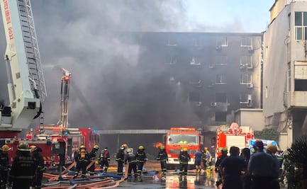 Reportan 28 muertos en China por incendio en fábrica de calzado; incidente resalta riesgos de seguridad laboral en el país