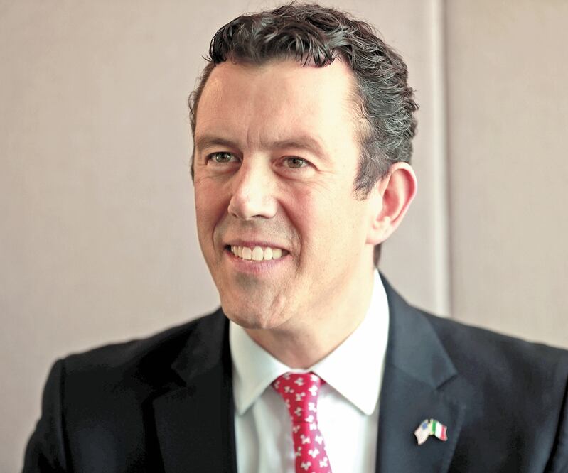 Larry Rubin dijo que de mantenerse la figura del outsourc ing , se podrían crear 2.8 millones de empleos nuevos que no existen. ARCHIVO EL UNIVERSAL