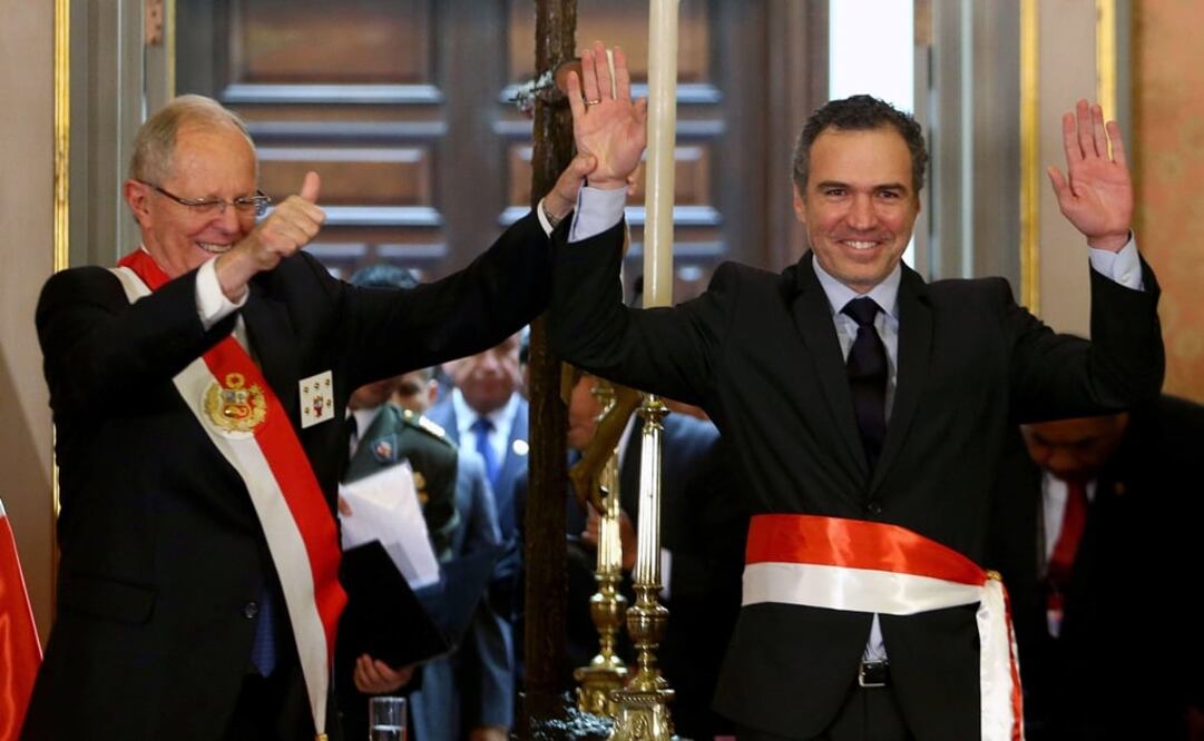 El abogado, actor y director de cine Salvador del Solar (d) fue nombrado ministro de Cultura de Perú en diciembre de 2016. Foto: Archivo