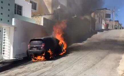 Reportan explosión de vehículo de periodista en Campeche