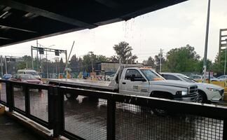 Lluvia provoca afectaciones vehiculares en tres municipios del Edomex; se registra actividad eléctrica