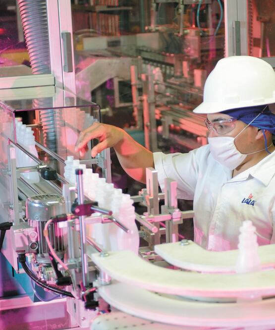 A nivel consolidado, las ventas de Lala crecieron 2.7% en el tercer trimestre, favorecidas por yogurt, crema, bebidas vegetales, carnes frías y leche. CORTESÍA