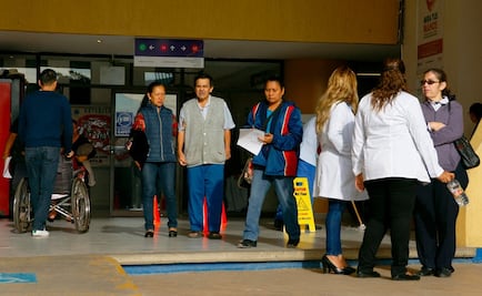 Trabajadores realizan paro en Hospital de Especialidades de Oaxaca