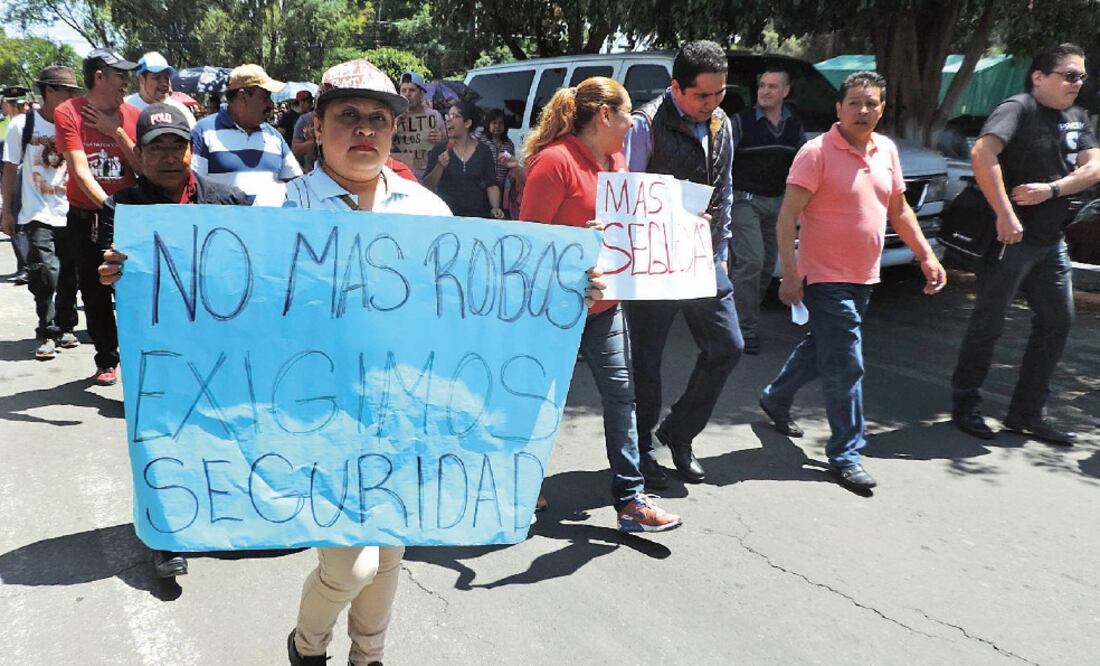Estudiantes, trabajadores y profesores de la FES Iztacala que han sufrido asaltos en las inmediaciones del plantel o en el transporte público participaron en la caminata; la gran mayoría de las víctimas no denuncian los hechos (JUAN M. BARRERA)