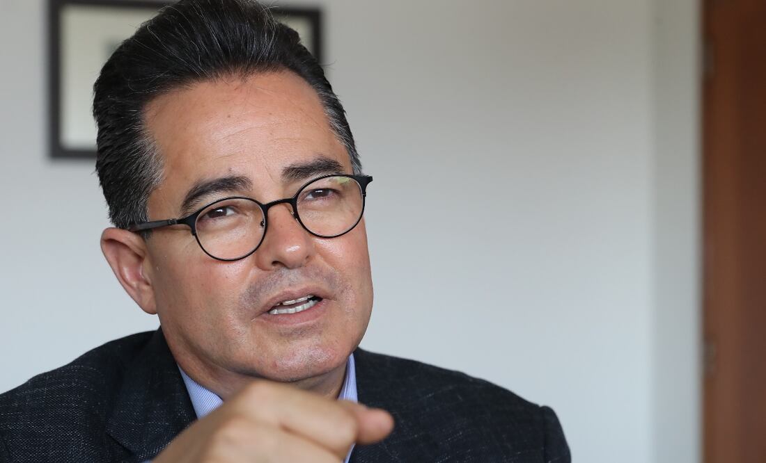 Congreso CDMX rinde minuto de silencio en memoria de Leonel Luna