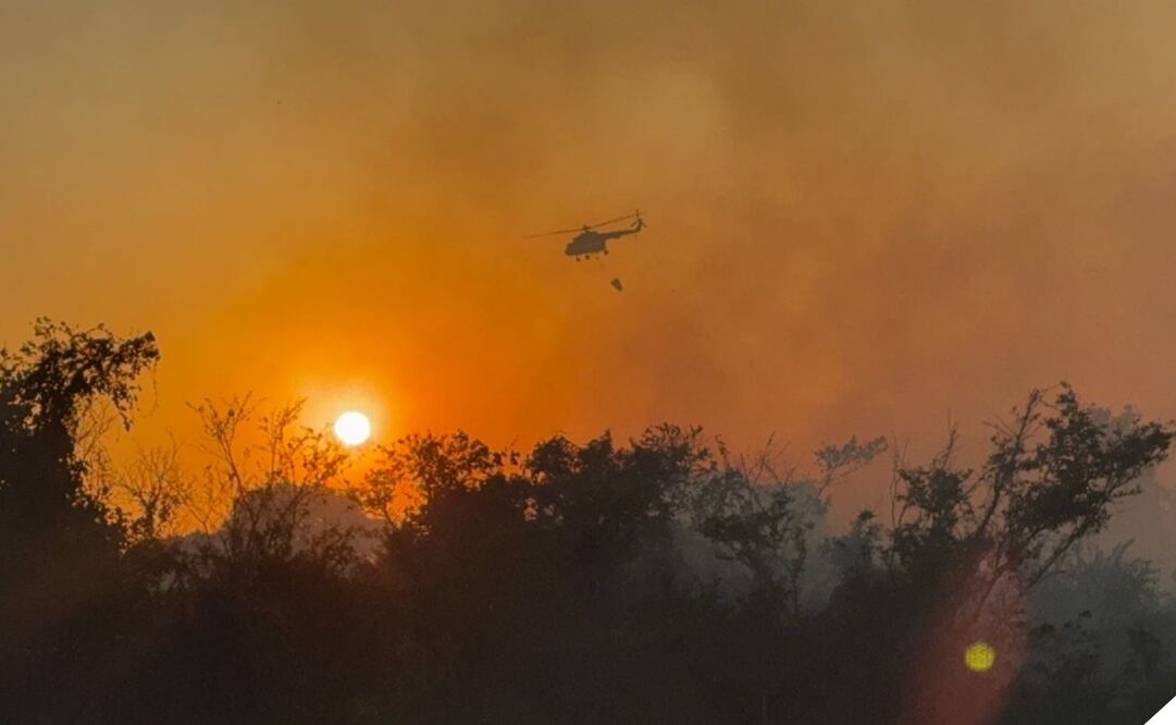 Marina apoya a sofocar incendio en Acapulco. Foto: Especial