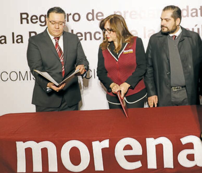 Ante la renuncia de López Obrador, Yeidckol Polevnsky, otrora secretaria general de Morena, asumió el cargo como presidenta del partido (FOTOS: LUCÍA GODÍNEZ. EL UNIVERSAL)