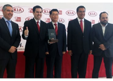 KIA Motors reconoce a distribuidora de Nuevo León