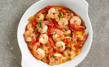 Cocina camarones al ajillo para el fin de semana
