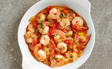 Cocina camarones al ajillo para el fin de semana