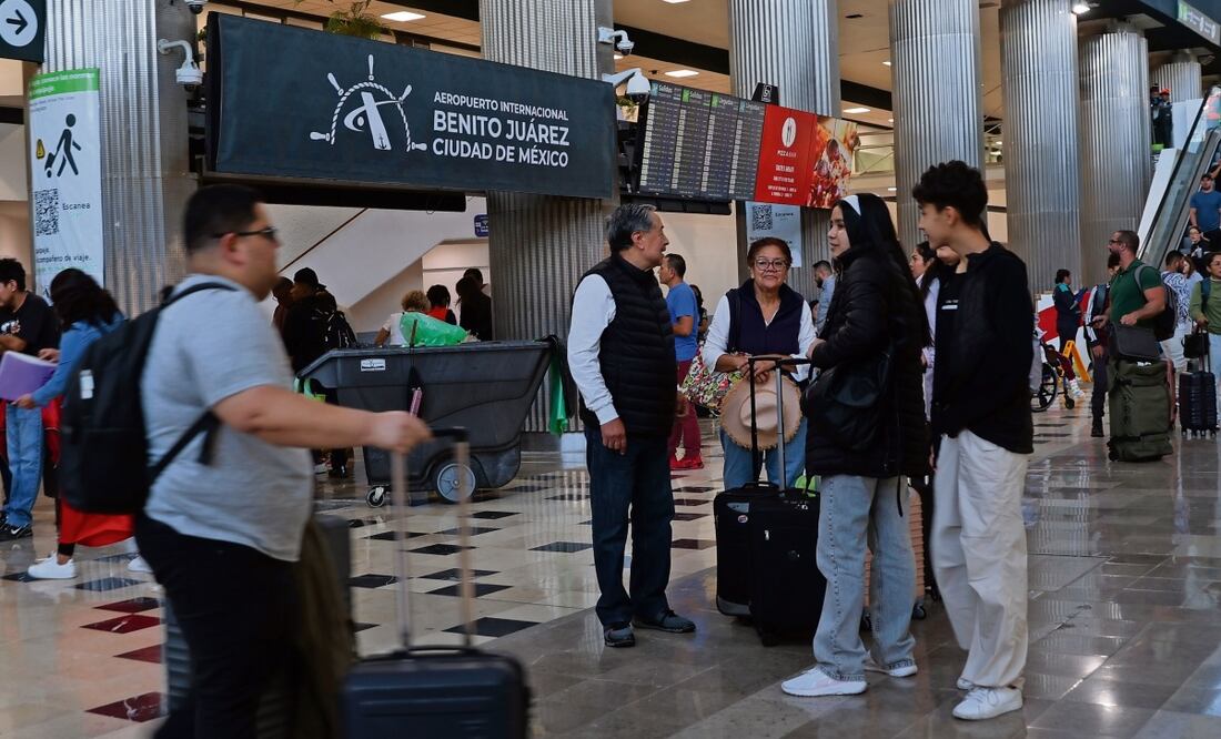 VivaAerobus indicó que por la presencia de tormenta en la zona del aeropuerto, por el momento se encuentran suspendidos tanto despejes como aterrizajes. Foto: Archivo EL UNIVERSAL