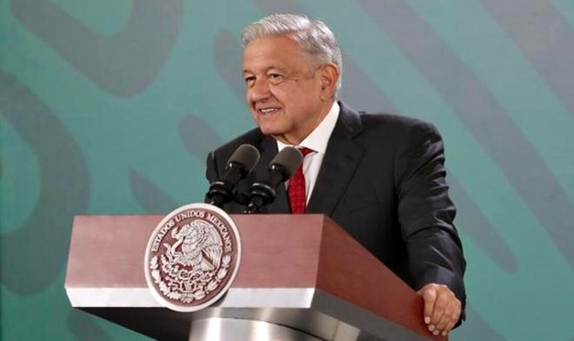 El presidente Andrés Manuel López Obrador criticó al coordinado de Morena en el Senado, Ricardo Monreal, por avalar la falsedad, la politiquería y la hipocresía de los conservadores. Foto: especial