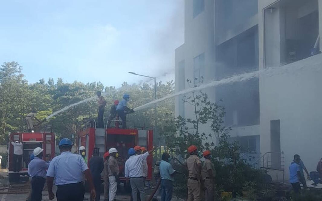Explosión en una farmacéutica en la India. Foto: X @umasudhir