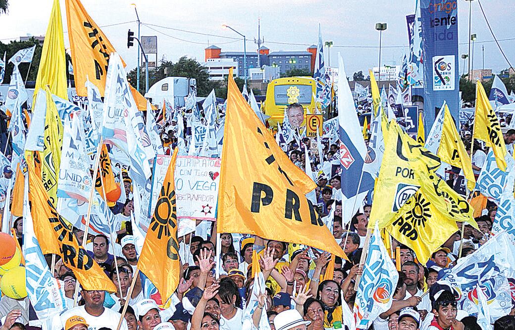 La dirigencia del PRD estudia posibles alianzas en varios de los 12 estados donde se elegirá gobernador el año entrante, en especial Durango, Quintana Roo, Tamaulipas, Hidalgo y Veracruz, donde siempre ha gobernado el PRI (ARCHIVO. EL UNIVERSAL)