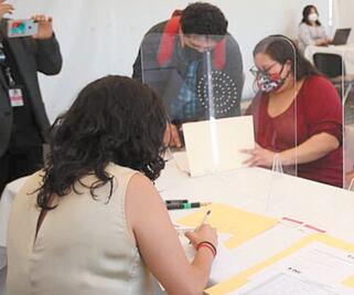 Da luz verde INE a 71 aspirantes a la dirigencia