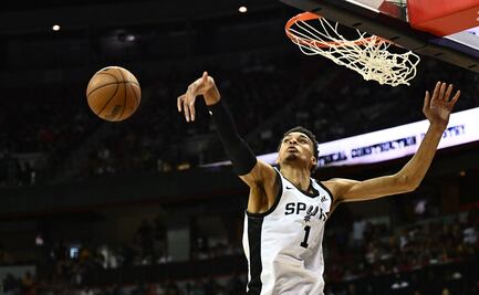 Victor Wembanyama tendrá que pagar 25 mil dólares de multa por lanzar un balón a la grada