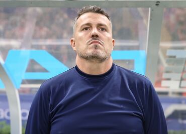 Chivas: Esto se sabe de la salud del DT Oscar García; no viajará para el partido contra Pumas