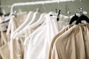 Cómo lavar y planchar tus prendas de lino sin dañarlas
