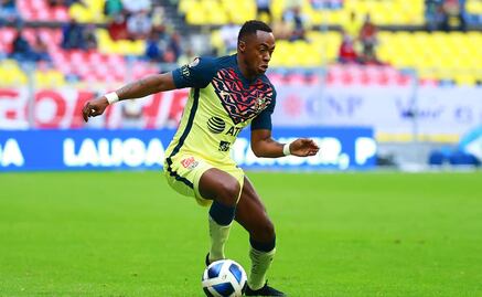 Renato Ibarra fue operado con éxito