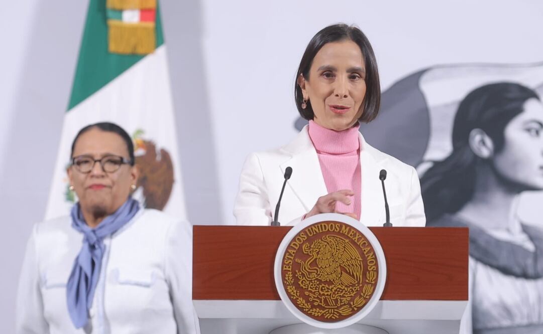 Debido a la ausencia de la presidenta Claudia Sheinbaum por un viaje diplomático, la conferencia es precedida por la secretaria de gobernación Rosa Icela Rodríguez. Foto: Gabriel Pano/EL UNIVERSAL