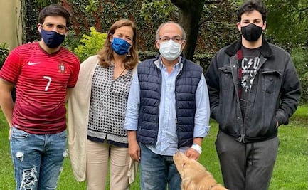 Margarita Zavala y sus hijos le cantan las "mañanitas" a Felipe Calderón