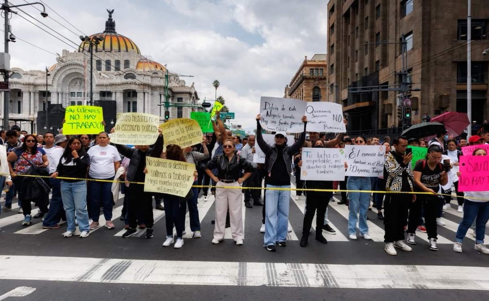 Accesos controlados afectan ventas en el Centro Histórico; levantan bloqueo tras acuerdo para reducir vallas.
Foto: Osmar Alvarado | El Universal.