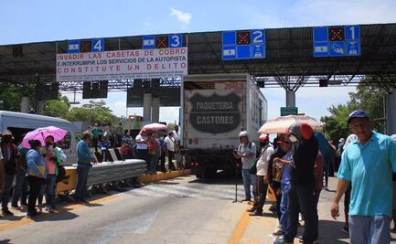 Maestros de la CNTE toman caseta de peaje en Chiapas
