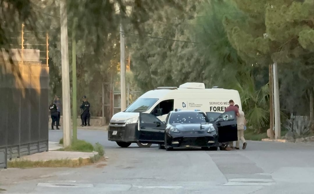 Dos hombres son ejecutados en un Porsche con 40 disparos en zona exclusiva de Ciudad Juárez. Foto: Especial