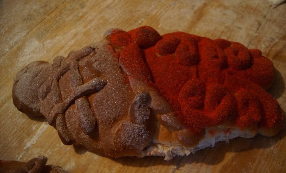 Las comunidades otomíes del Estado de México hacen panes en forma de cajitas que representan ataúdes.