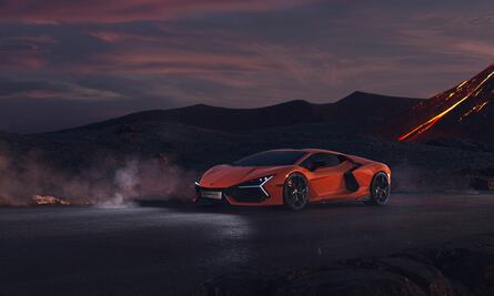 Lamborghini Revuelto, el primer híbrido con motor V12 de la marca