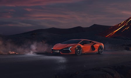 Lamborghini Revuelto, el primer híbrido con motor V12 de la marca