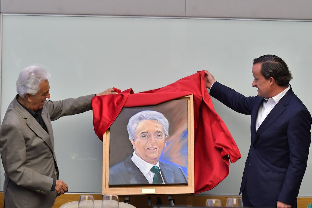 Justino Compeán recibió un homenaje en la FMF. FOTO: ESPECIAL