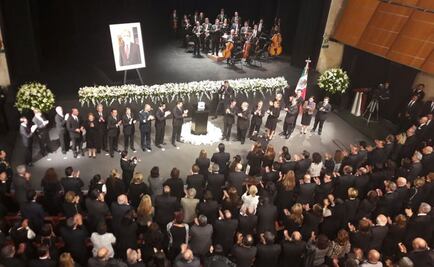 Honran a Rafael Tovar y de Teresa en el Cenart