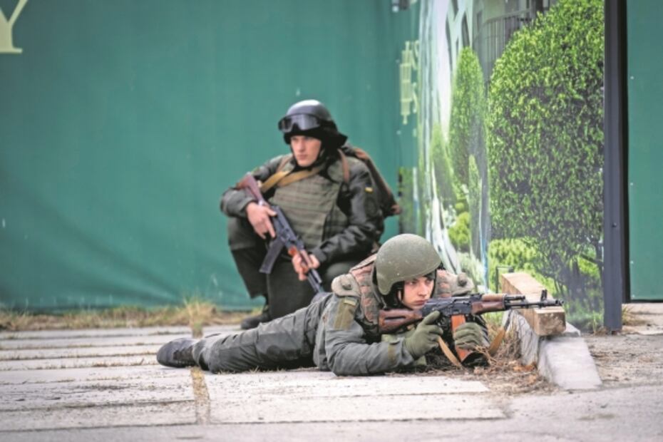 A sangre y fuego, ucranianos defienden la capital