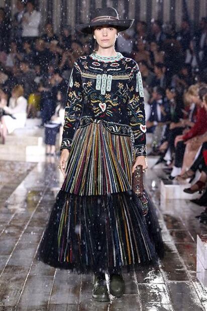 Desfile de Dior se inspira en tradiciones mexicanas
