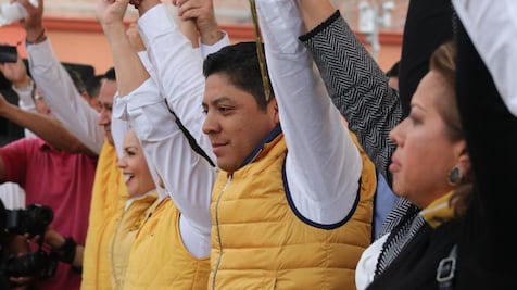 Diputados del PRD se oponen al retorno de Gordillo 