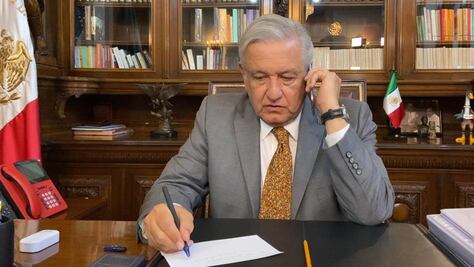 Protección Civil informa a AMLO de muerte de una persona por sismo de 7.5