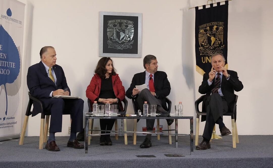 El ex rector de la UNAM, Juan Ramón de la Fuente, moderó la mesa "Análisis sobre la Elección Presidencial USA 2016". /Alejandro Acosta - EL UNIVERSAL