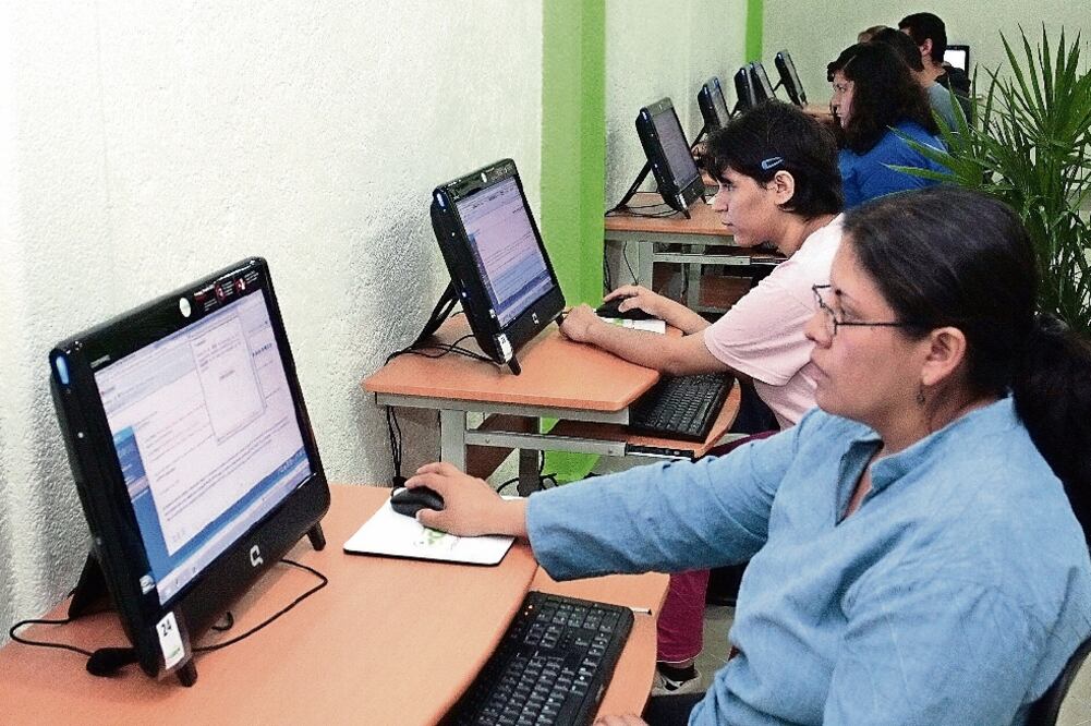 Para la SCT es necesario acceder a otras redes en lugar de desplegar nuevas para llegar hasta la última localidad del país (ARCHIVO EL UNIVERSAL)