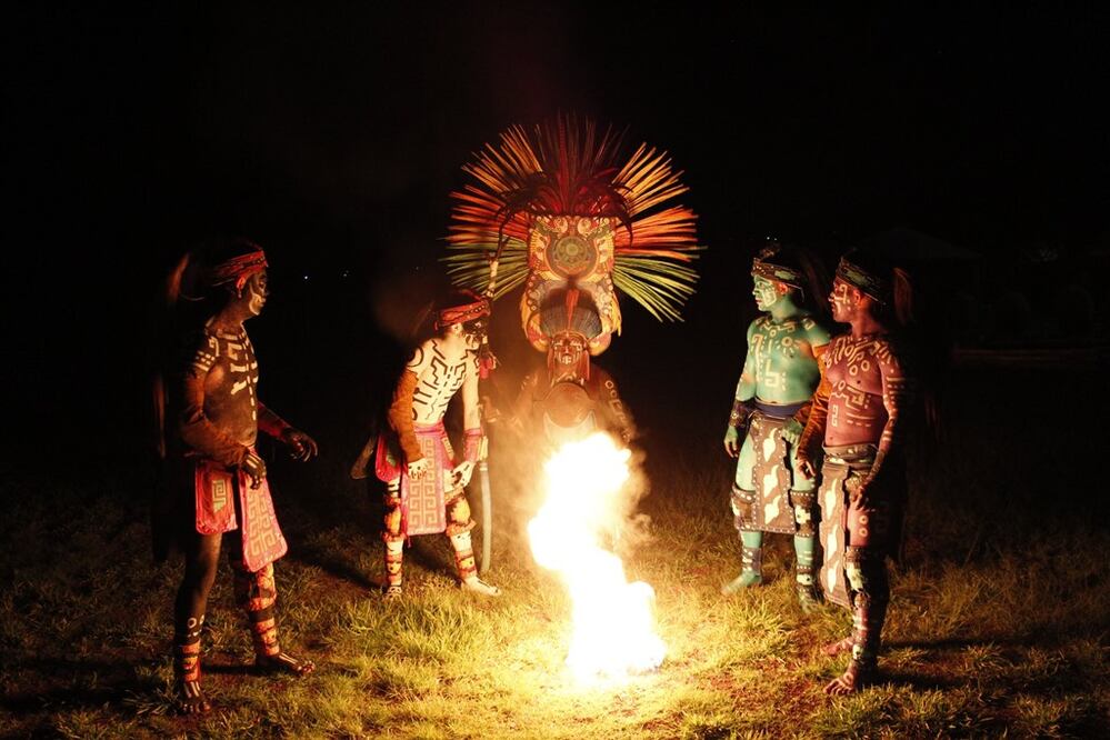 Conoce cómo es un juego de pelota mientras visitas Teotihuacán de noche / Foto: Ruta Mágica Teotihuacán