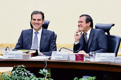 INE avala multa de 872.6 mdp a partidos