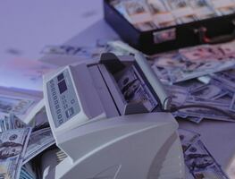 FinCEN emite guía para intercambio transfronterizo de información entre instituciones financieras; es para combatir lavado de dinero