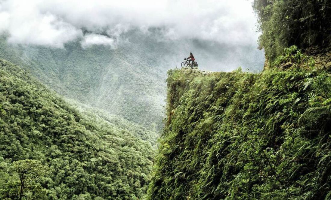 “Death Road” es un circuito en bicicleta por una carretera al borde del abismo. (Foto: Inca World Bolivia)