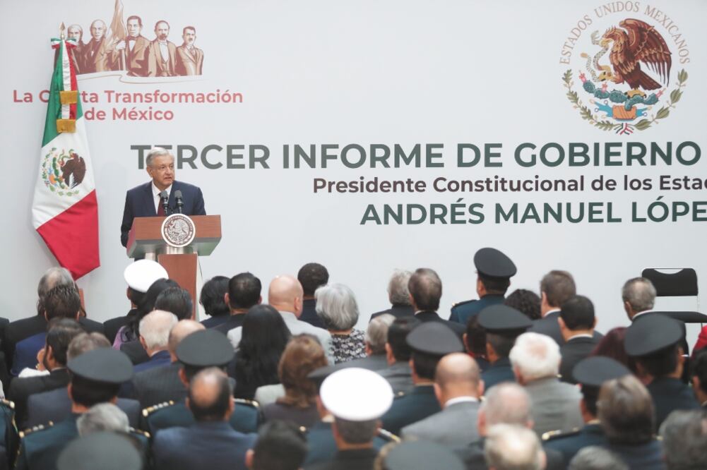 En Palacio Nacional, frente a los integrantes de su gabinete y algunos gobernadores, el presidente Andrés Manuel López Obrador pidió cerrar filas para que no haya contubernio entre delincuencia y autoridad. Foto/IVÁN STEPHENS. EL UNIVERSAL
