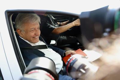 AMLO llega a su casa de transición